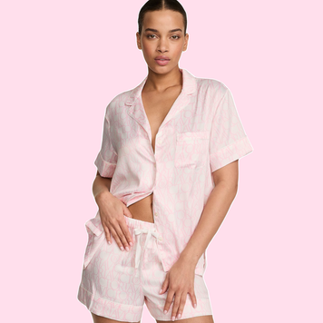 Сатинова піжама з рожевим лого з шортиками Victoria&rsquo;s Secret VS-PLPS фото